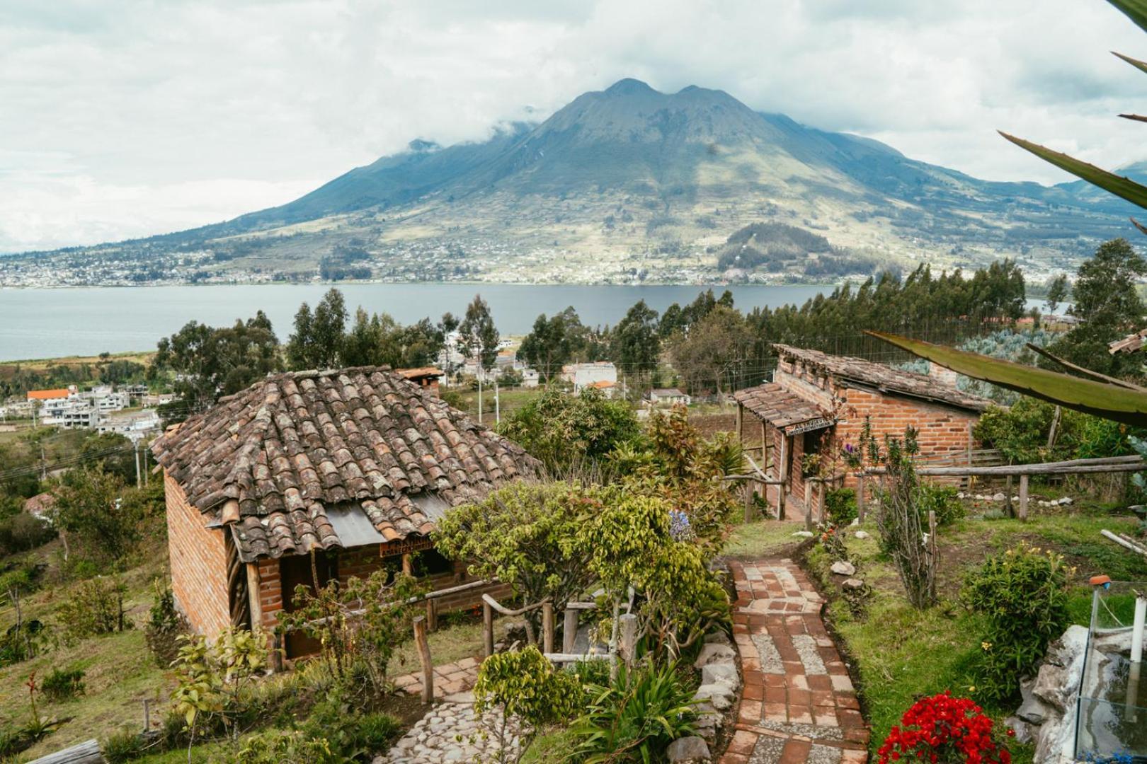 Cabanas Y Glampings Balcon Del Lago Отавало Экстерьер фото